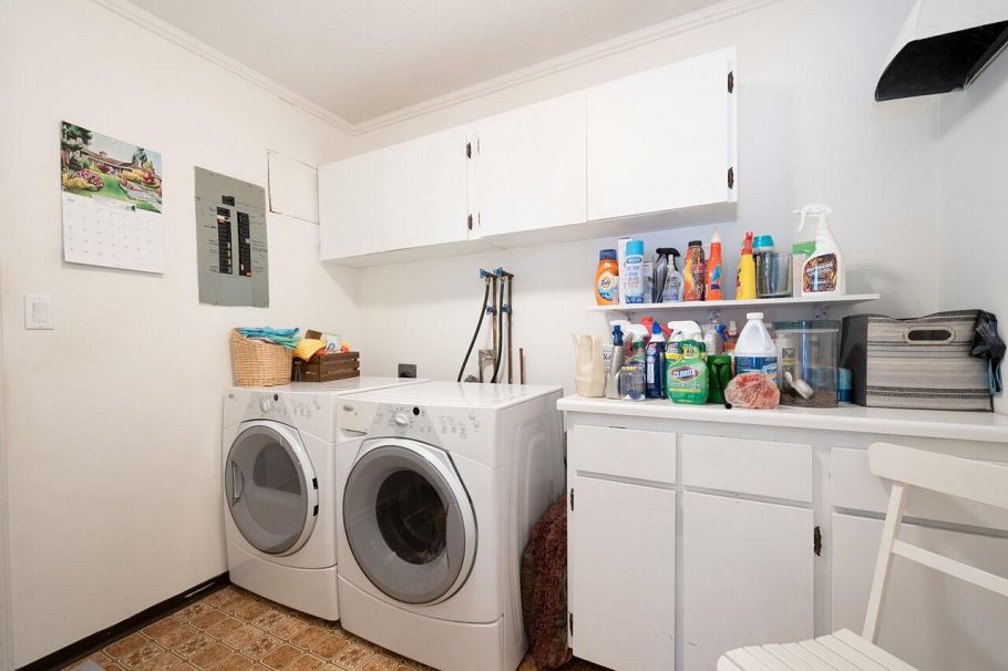 2564 Panorama Drive North Vancouver, BC - 26