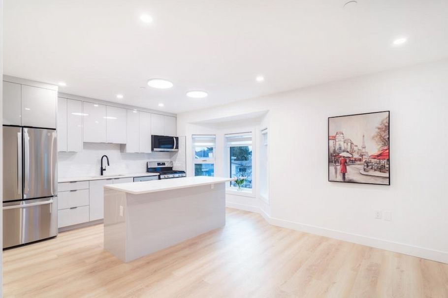 3304 Wellington Avenue Vancouver, BC - 5