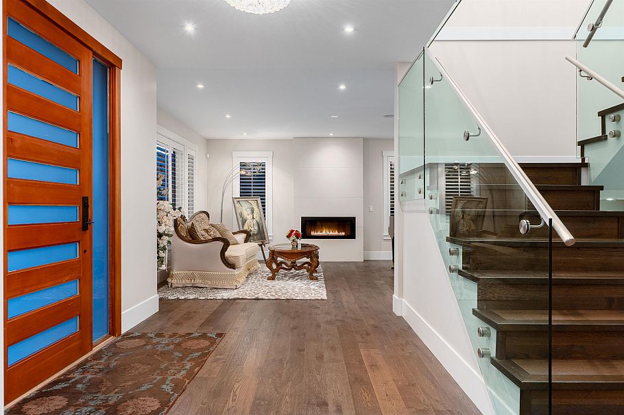 4168 Highland Boulevard North Vancouver, BC - 2