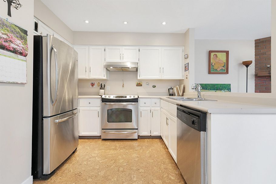 2118 6050 Larch Street Vancouver, BC - 12