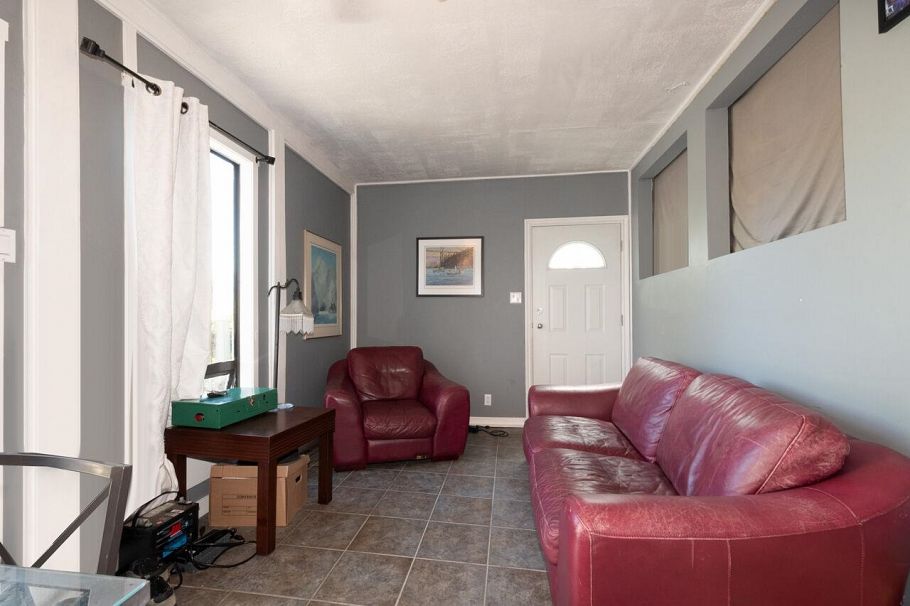 2564 Panorama Drive North Vancouver, BC - 33