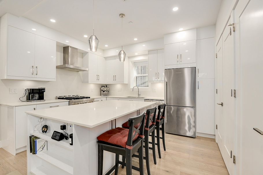 1762 E 14th Avenue Vancouver, BC - 10