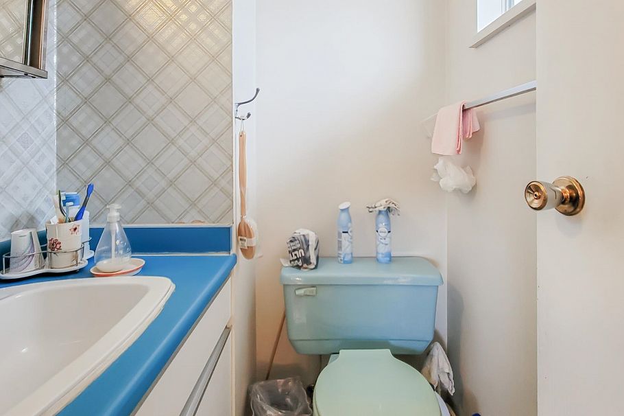 2155 Burquitlam Drive Vancouver, BC - 32