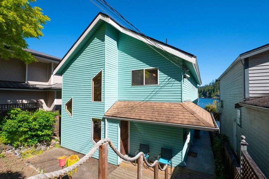 2564 Panorama Drive North Vancouver, BC - 27