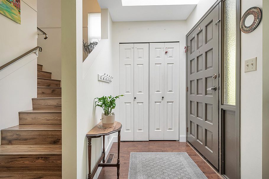 2118 6050 Larch Street Vancouver, BC - 3