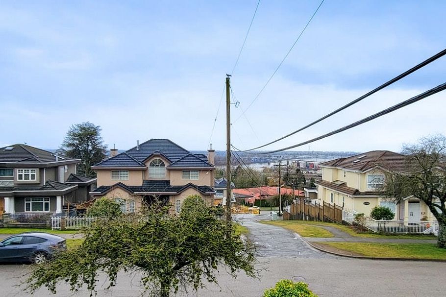 2155 Burquitlam Drive Vancouver, BC - 3