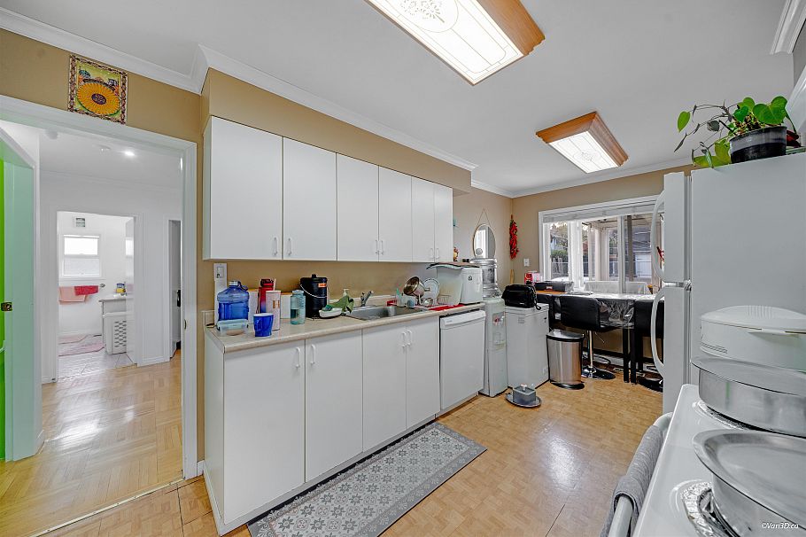 1359 E 64th Avenue Vancouver, BC - 14