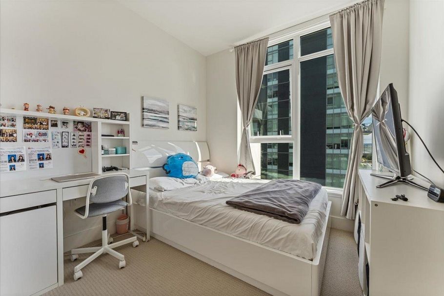 901 8570 Rivergrass Drive Vancouver, BC - 9