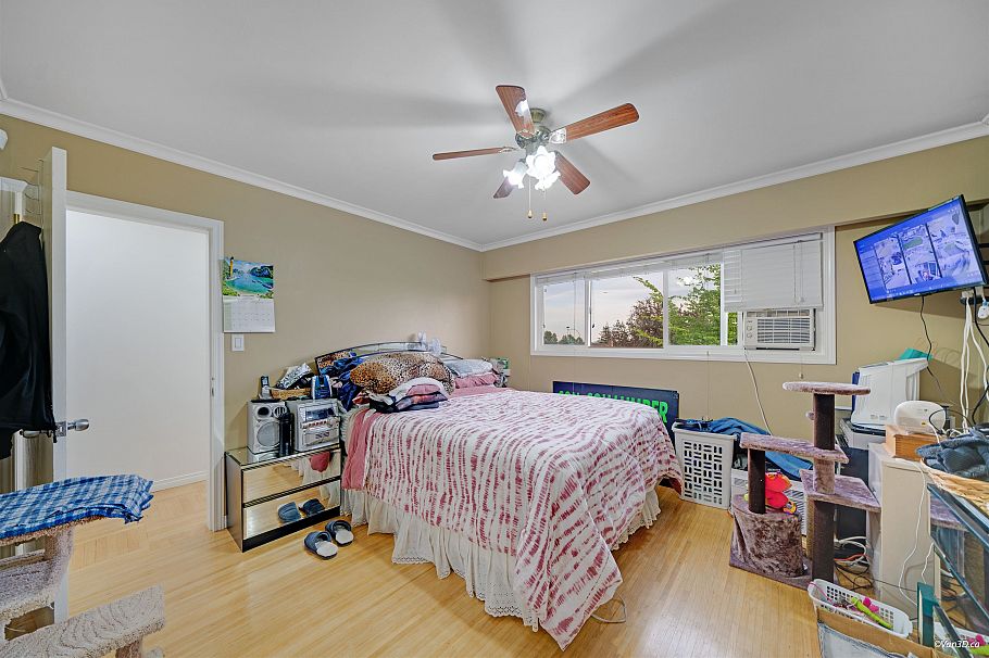 1359 E 64th Avenue Vancouver, BC - 24