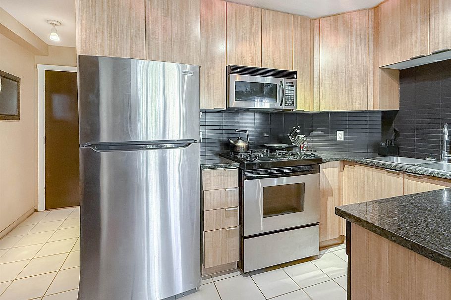 302 1010 Richards Street Vancouver, BC - 3