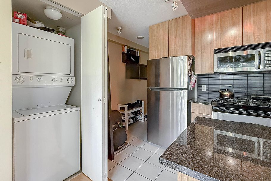 302 1010 Richards Street Vancouver, BC - 12