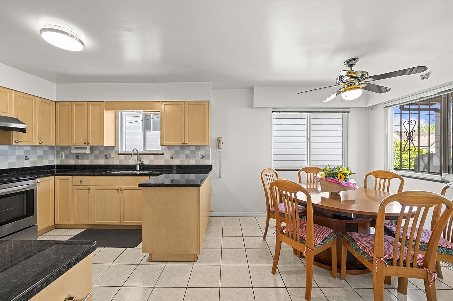 5267 Spencer Street Vancouver, BC - 5