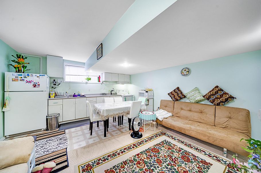 1359 E 64th Avenue Vancouver, BC - 2