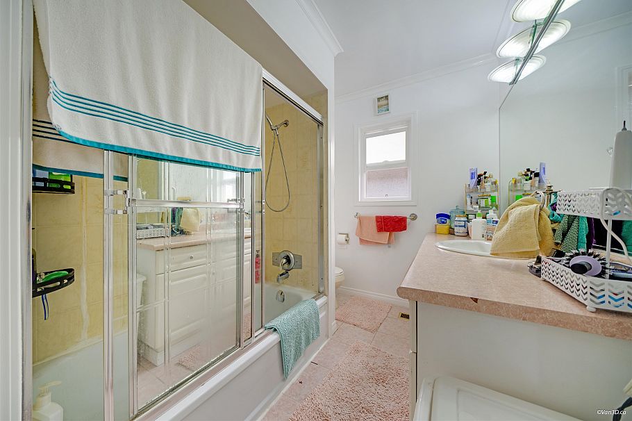 1359 E 64th Avenue Vancouver, BC - 10