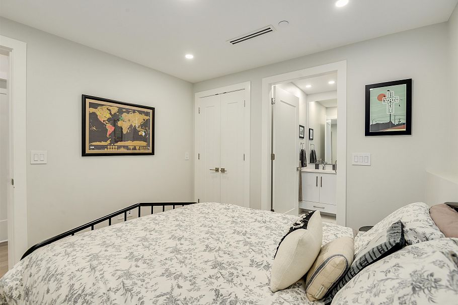 1762 E 14th Avenue Vancouver, BC - 13