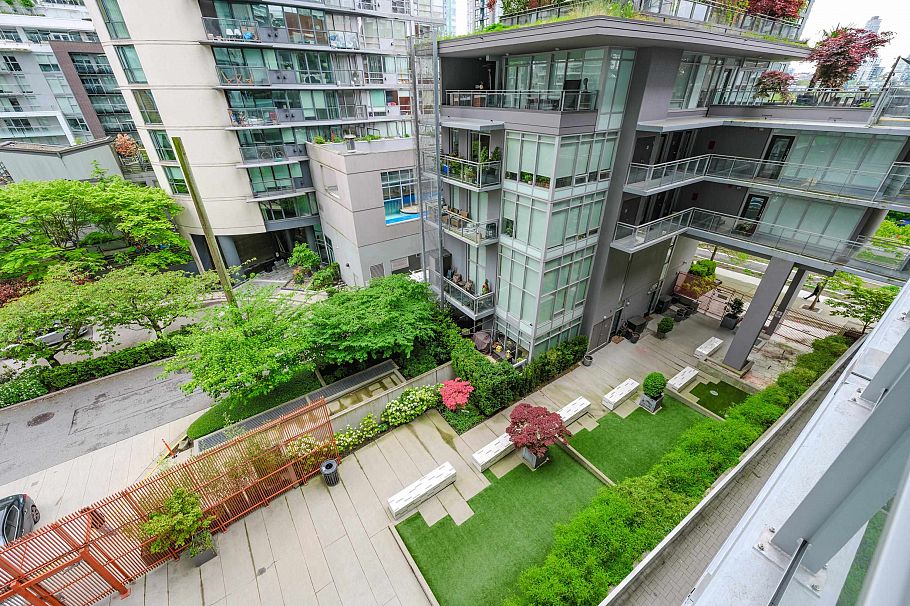 607 1372 Seymour Street Vancouver, BC - 2