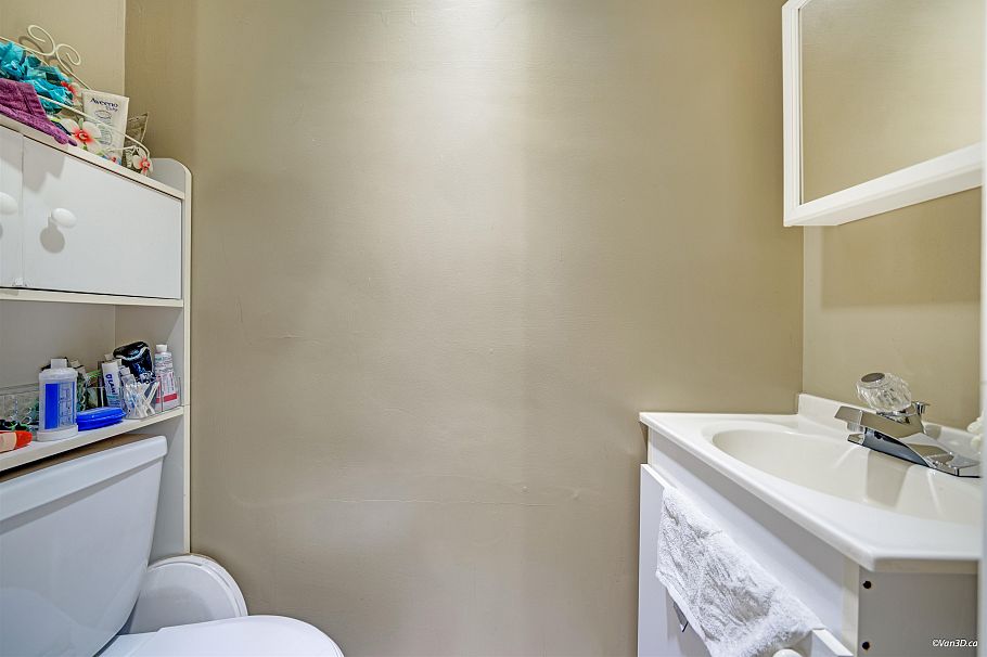 1359 E 64th Avenue Vancouver, BC - 25