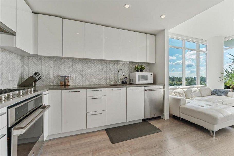 901 8570 Rivergrass Drive Vancouver, BC - 5