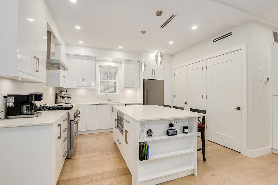 1762 E 14th Avenue Vancouver, BC - 9