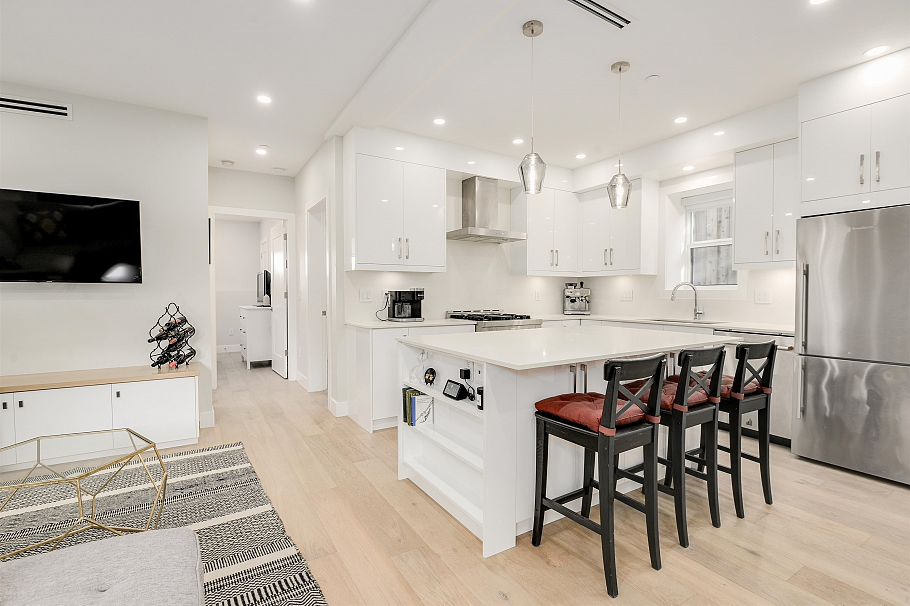 1762 E 14th Avenue Vancouver, BC - 4