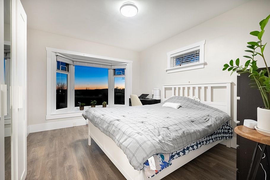 1275 W Keith Road North Vancouver, BC - 33