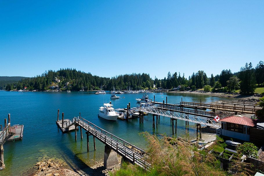 2564 Panorama Drive North Vancouver, BC - 2