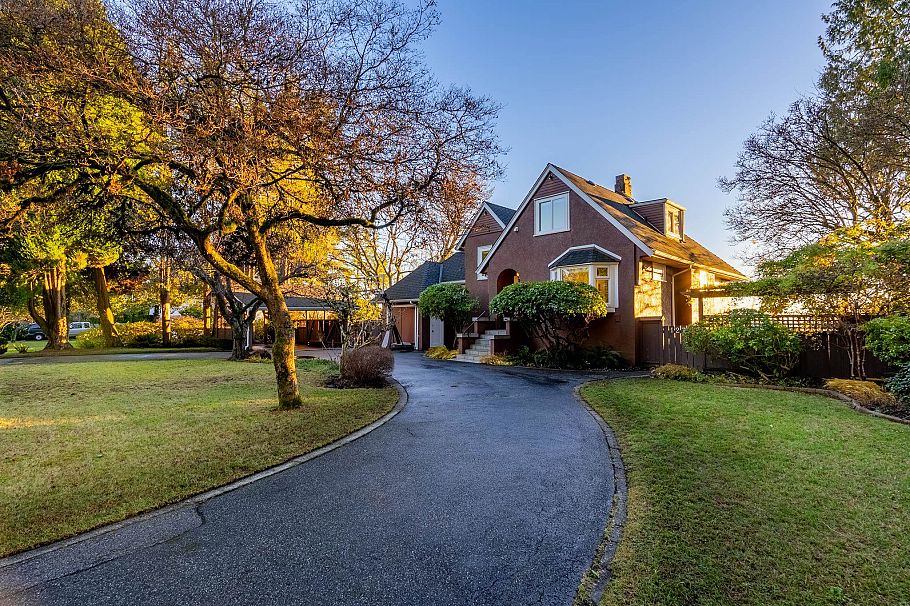 1275 W Keith Road North Vancouver, BC - 2