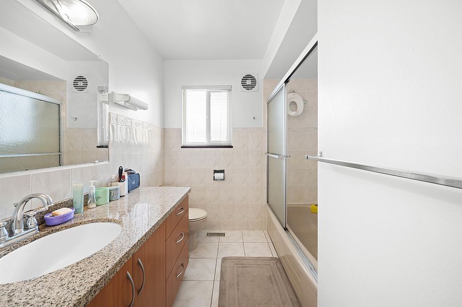 5267 Spencer Street Vancouver, BC - 22