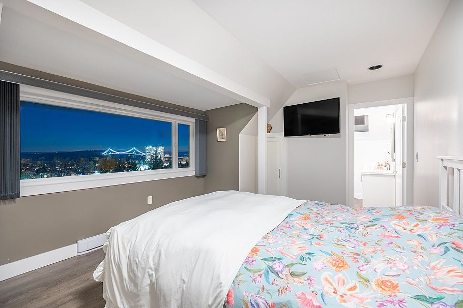 1275 W Keith Road North Vancouver, BC - 34