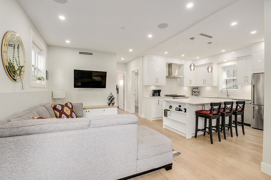 1762 E 14th Avenue Vancouver, BC - 3