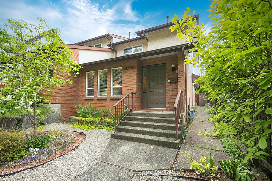 2118 6050 Larch Street Vancouver, BC - 2