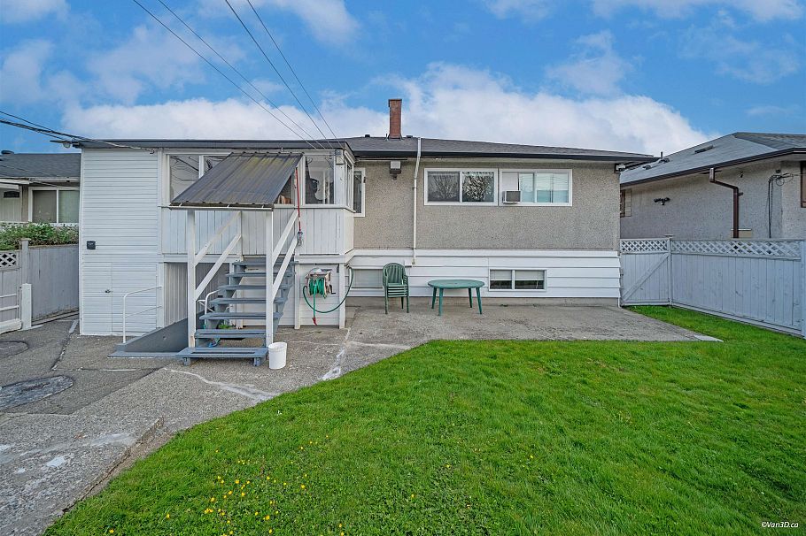 1359 E 64th Avenue Vancouver, BC - 33