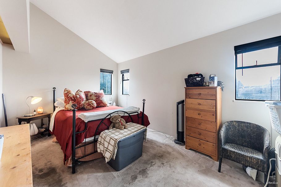 1215 W 67th Avenue Vancouver, BC - 12