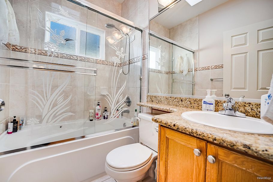 3021 E 29th Avenue Vancouver, BC - 17