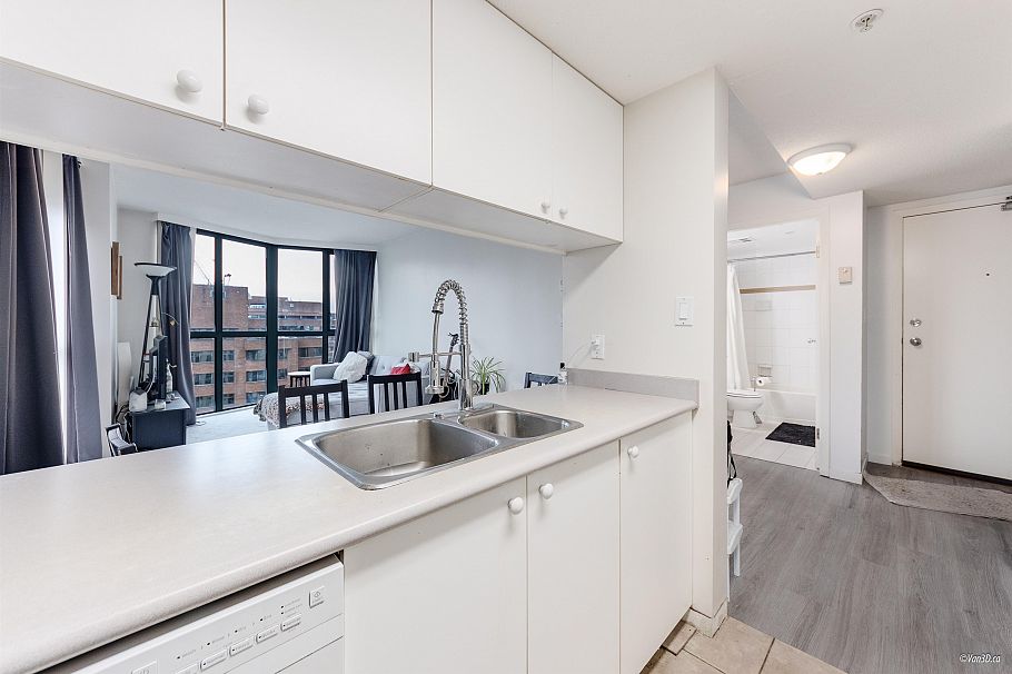 1902 1188 Howe Street Vancouver, BC - 4