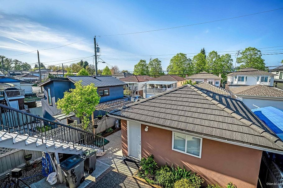 3021 E 29th Avenue Vancouver, BC - 11