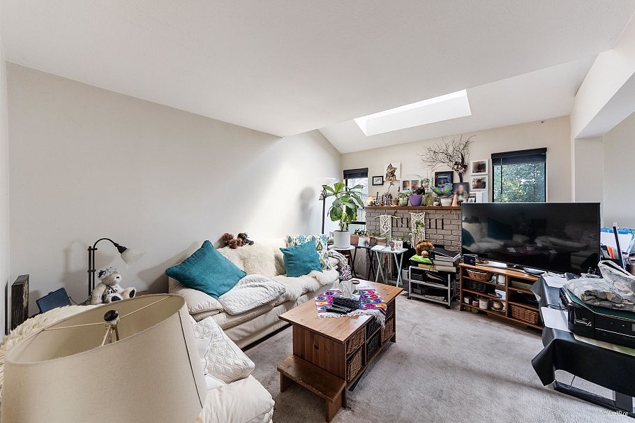 1215 W 67th Avenue Vancouver, BC - 5