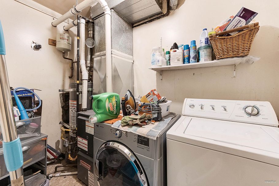 1215 W 67th Avenue Vancouver, BC - 11