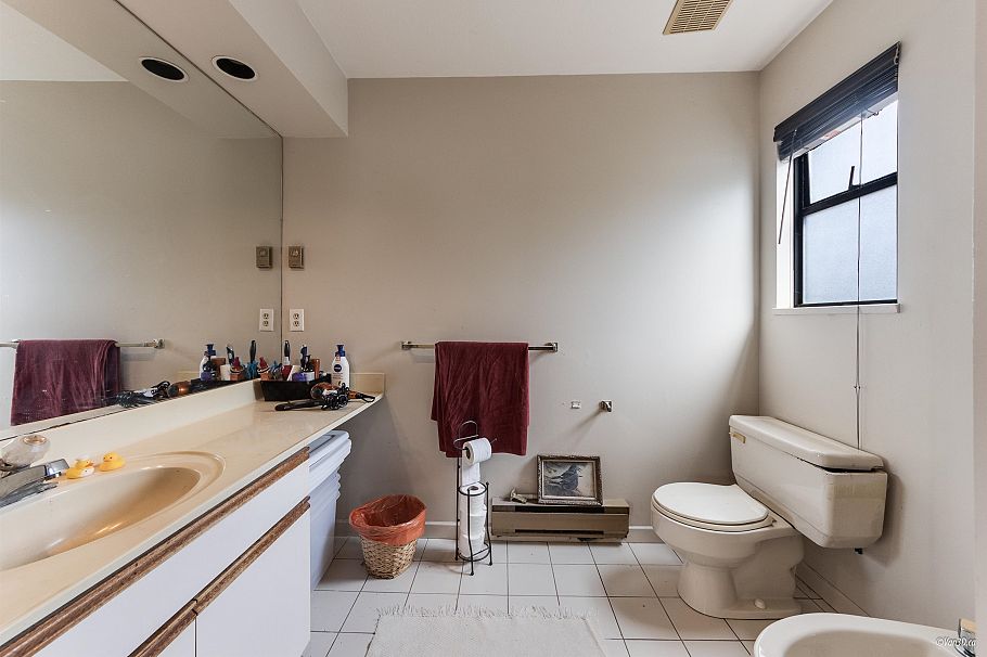 1215 W 67th Avenue Vancouver, BC - 15