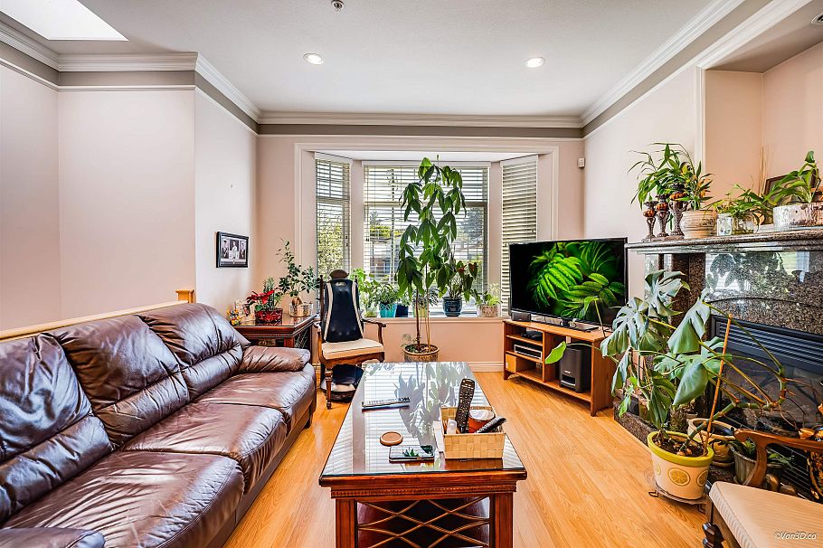 3021 E 29th Avenue Vancouver, BC - 3