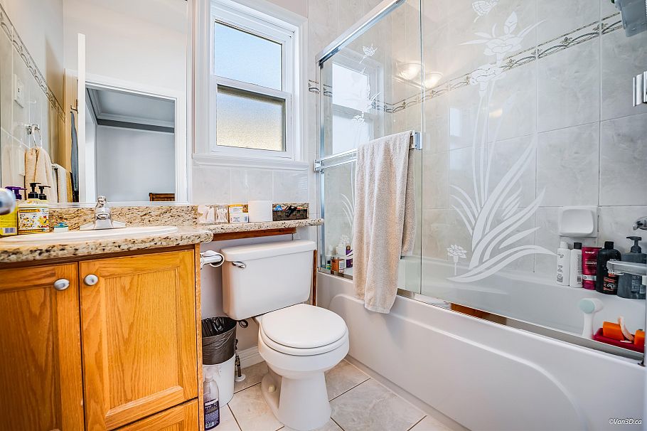 3021 E 29th Avenue Vancouver, BC - 14