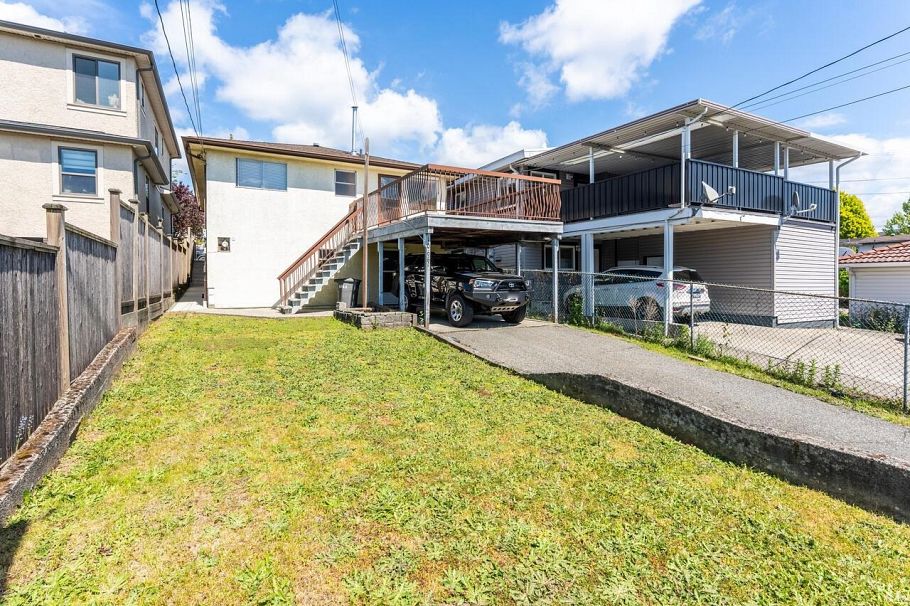 1066 E 63rd Avenue Vancouver, BC - 5