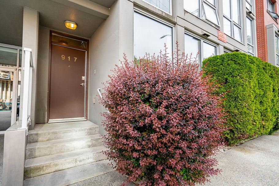 917 Station Street Vancouver, BC - 3