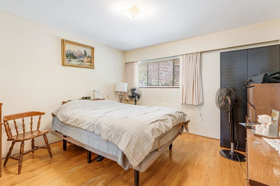 1066 E 63rd Avenue Vancouver, BC - 10