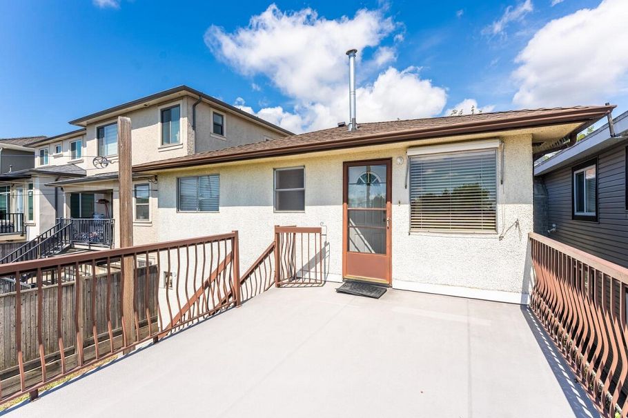 1066 E 63rd Avenue Vancouver, BC - 8