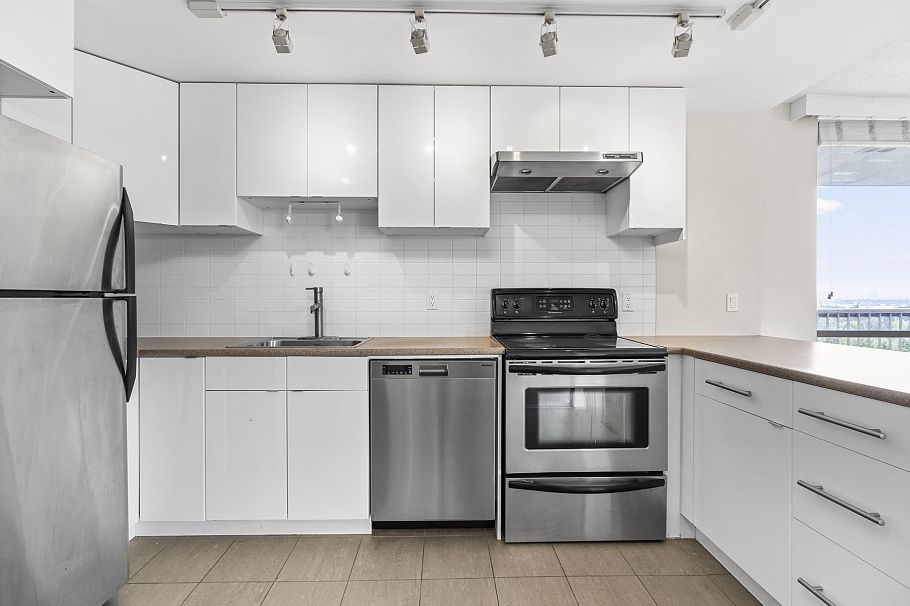 1610 2016 Fullerton Avenue North Vancouver, BC - 2