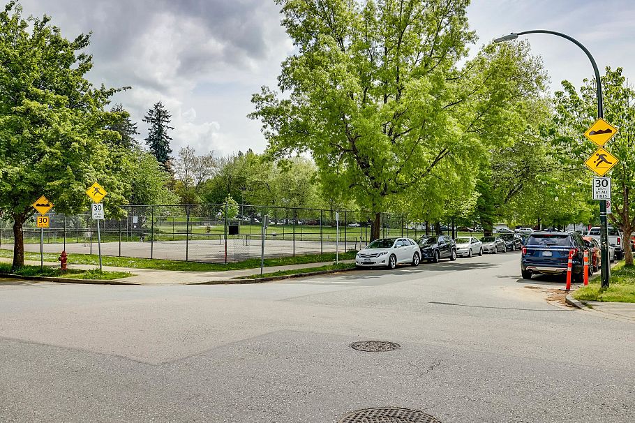 1405 - 1403 E 14th Avenue Vancouver, BC - 35