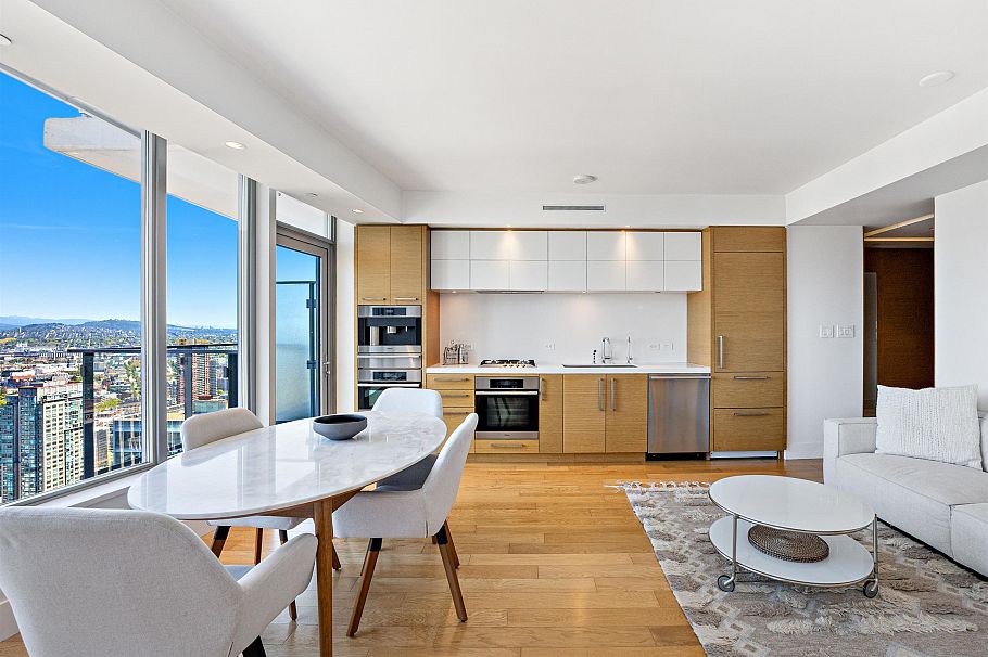 3803 667 Howe Street Vancouver, BC - 2