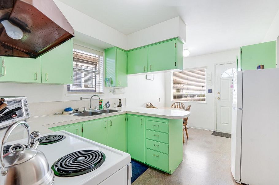 1066 E 63rd Avenue Vancouver, BC - 16