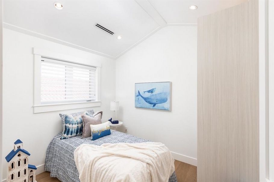 2047 E 51 Avenue Vancouver, BC - 21